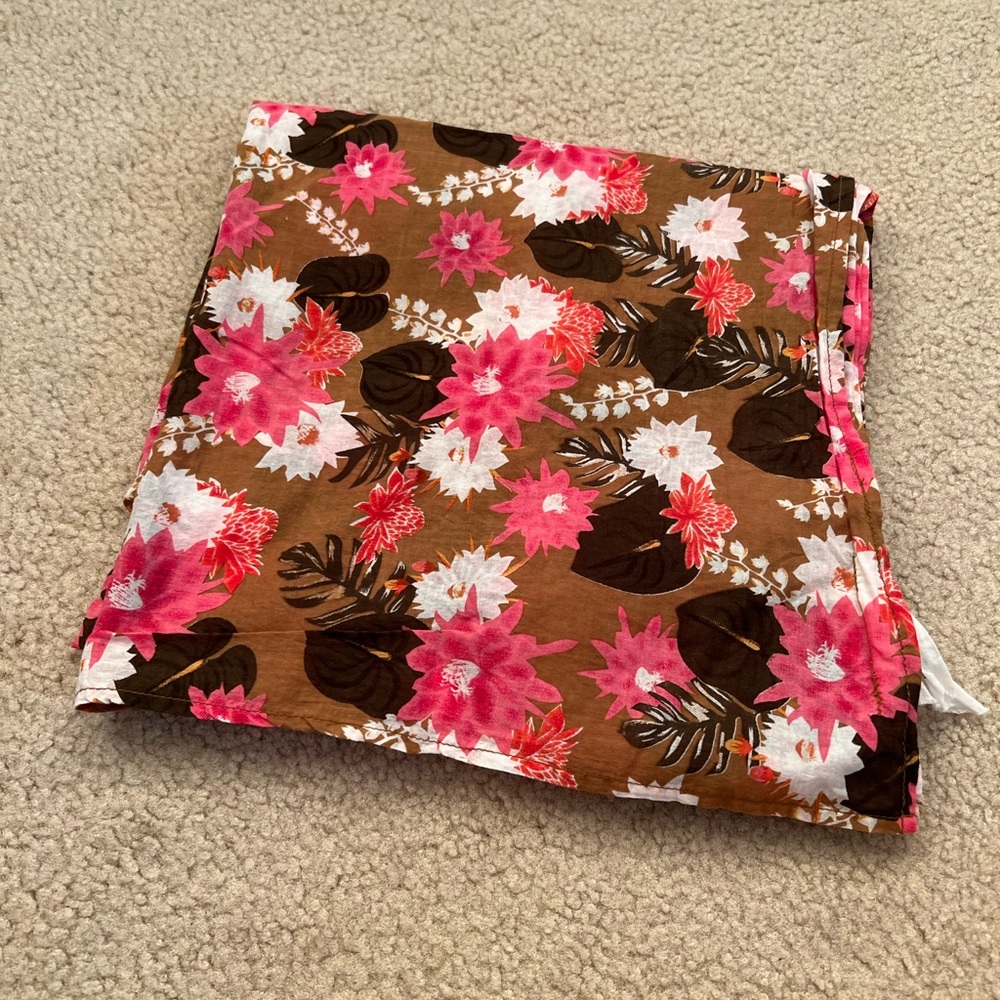 Acacia Honey Sarong in Lei Day